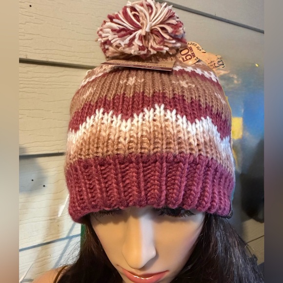 MUK LUKS Knit Cuff Pom Pom Beanie main image 11